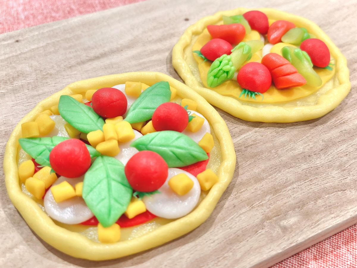 夏のクラフトイベント「かんてんネンドでピザ作り」