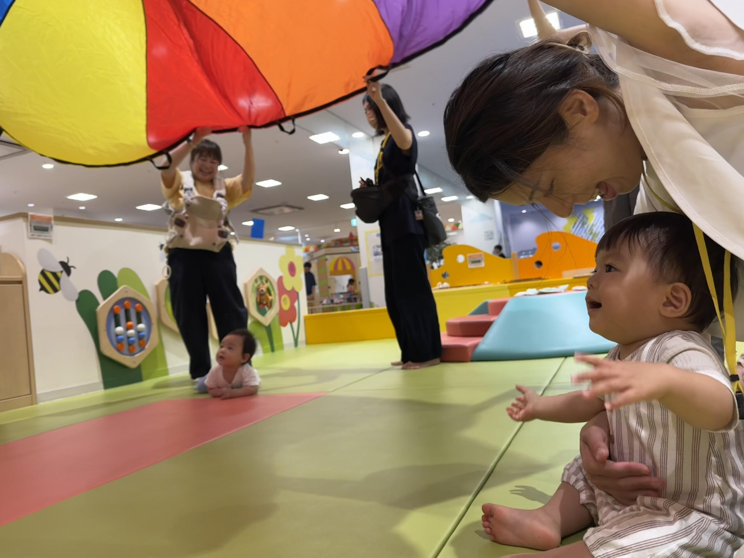 ベビーイベント「大きい布であそぼう！」