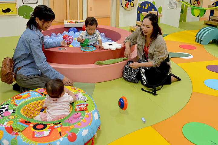 学園南店のおすすめ遊具・あそび③赤ちゃん専用ゾーン「ベビーガーデン」で遊ぼう