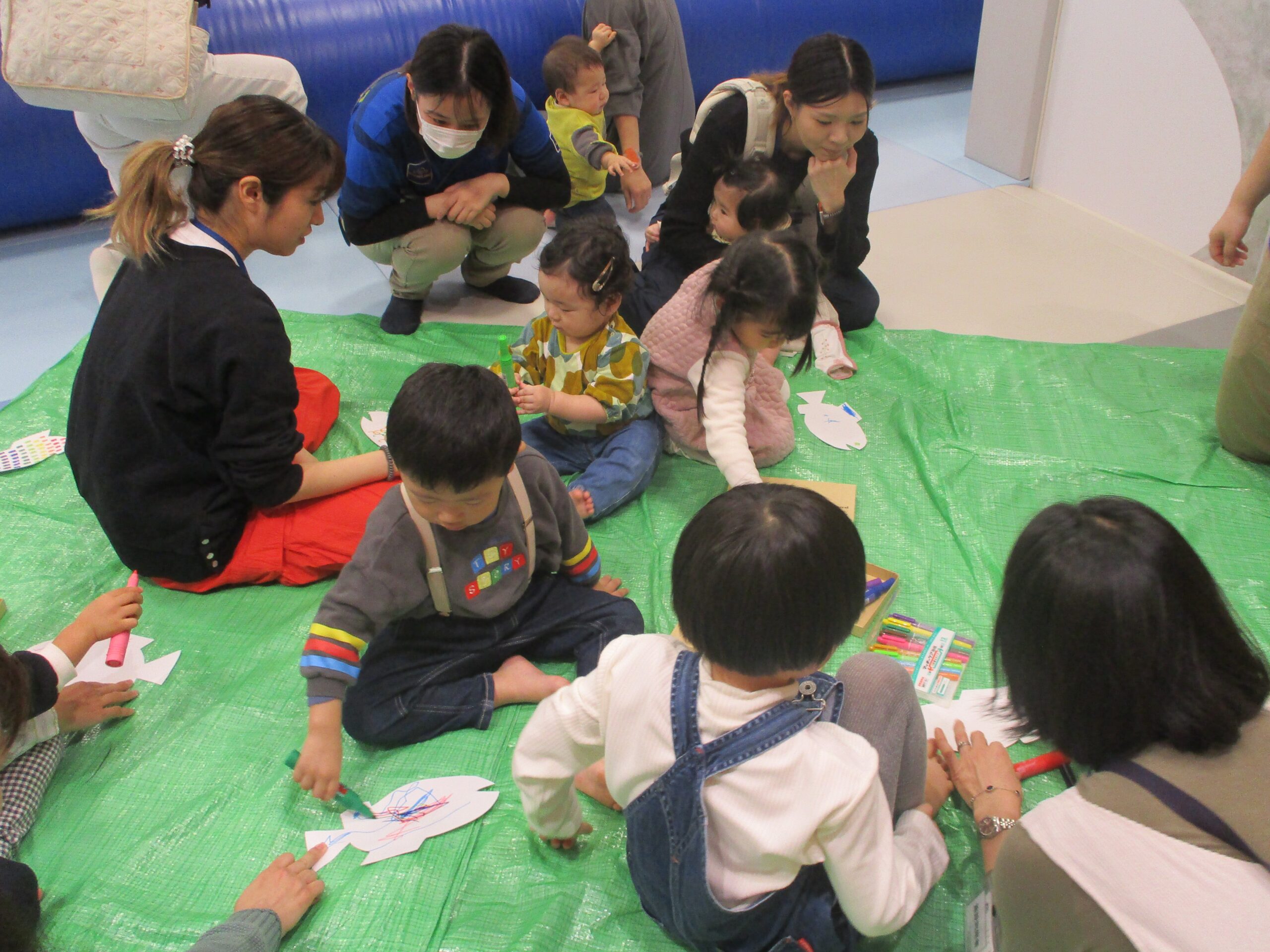 かみひこうきであそぼう