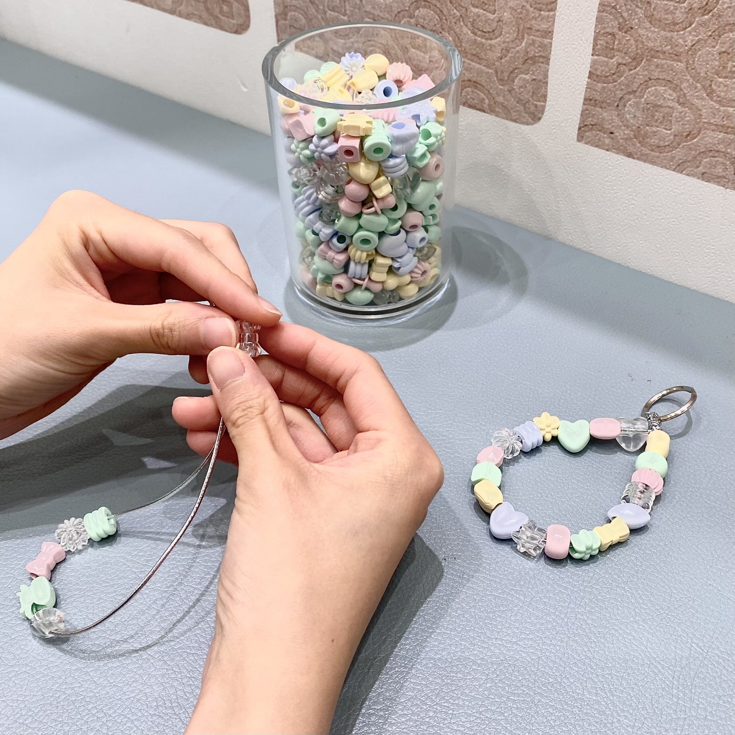 ビーズアクセサリーづくり