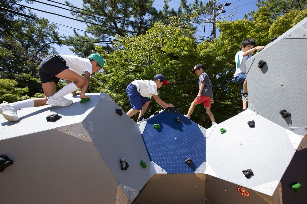 岡崎市東公園　木製遊具広場