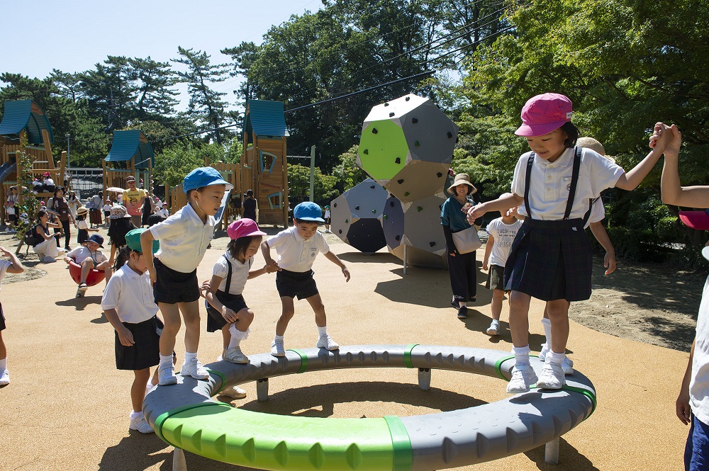 岡崎市東公園　木製遊具広場