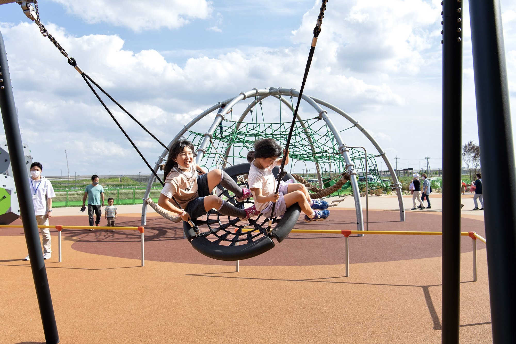 TSUTAYA BOOKSTORE常総インターチェンジ内「kusu-guru kids park」