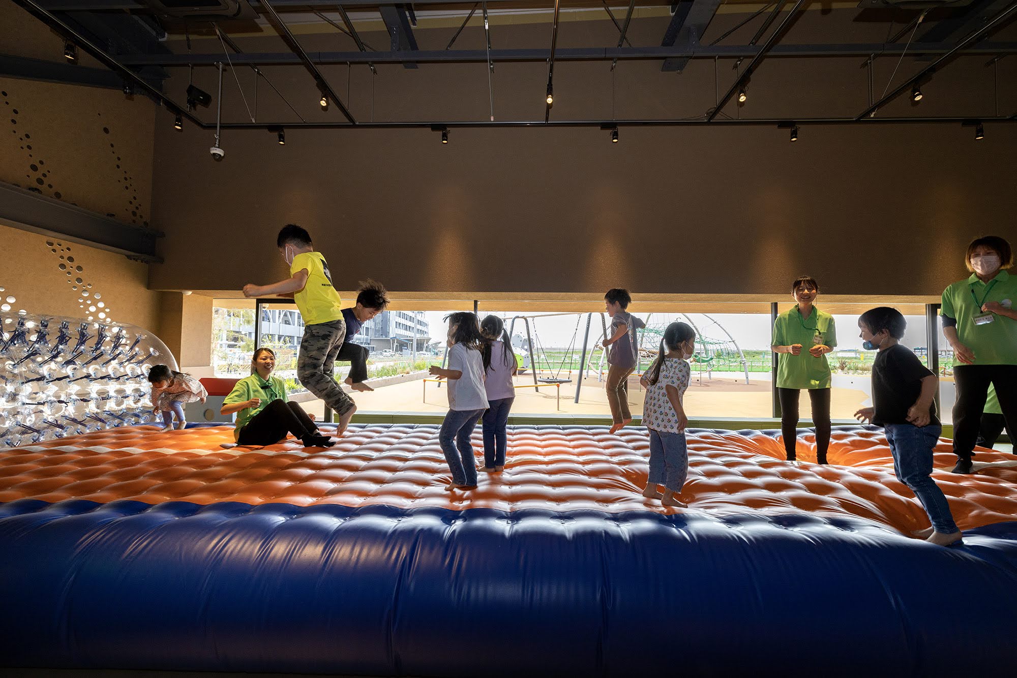 TSUTAYA BOOKSTORE常総インターチェンジ内「kusu-guru kids park」