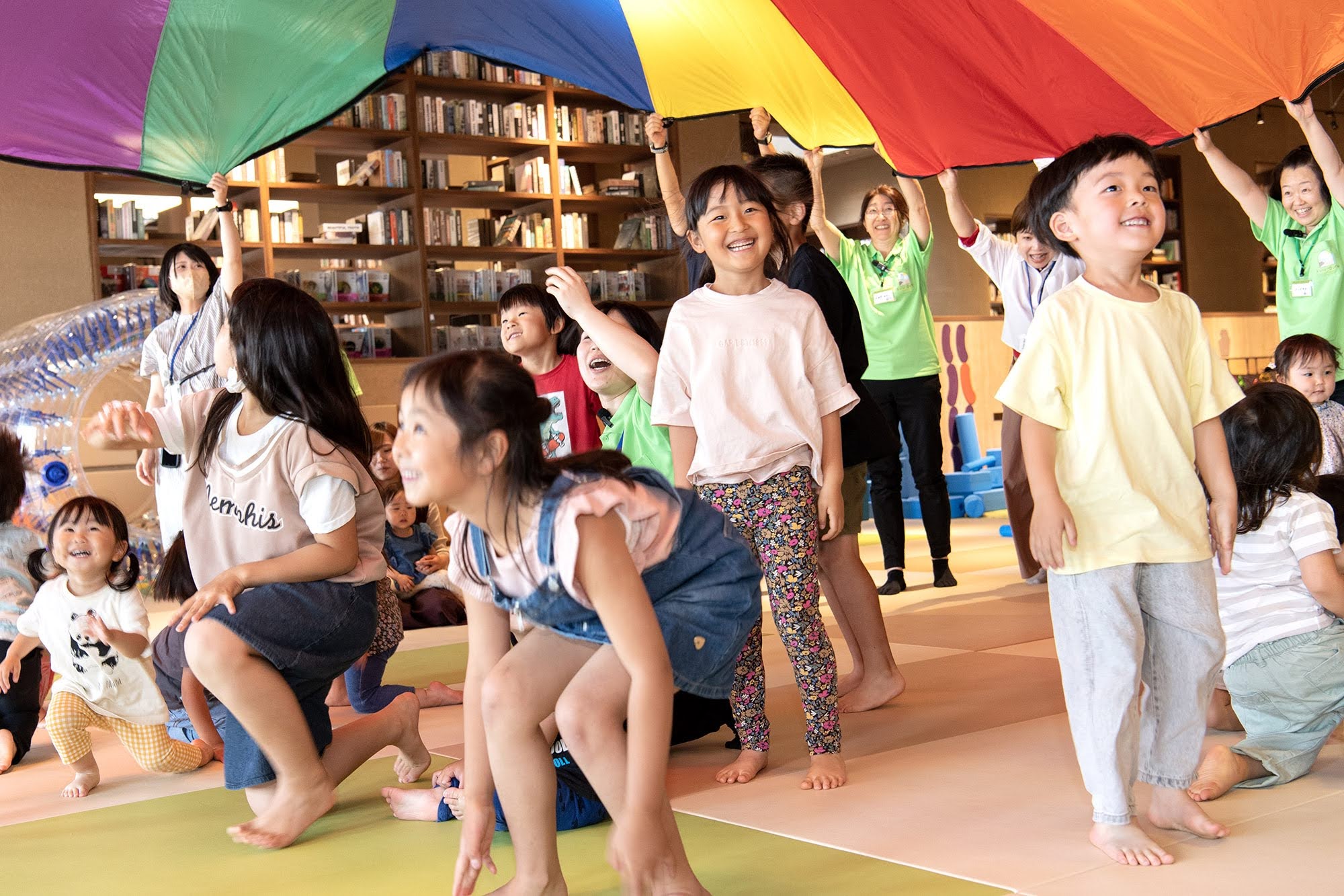 TSUTAYA BOOKSTORE常総インターチェンジ内「kusu-guru kids park」