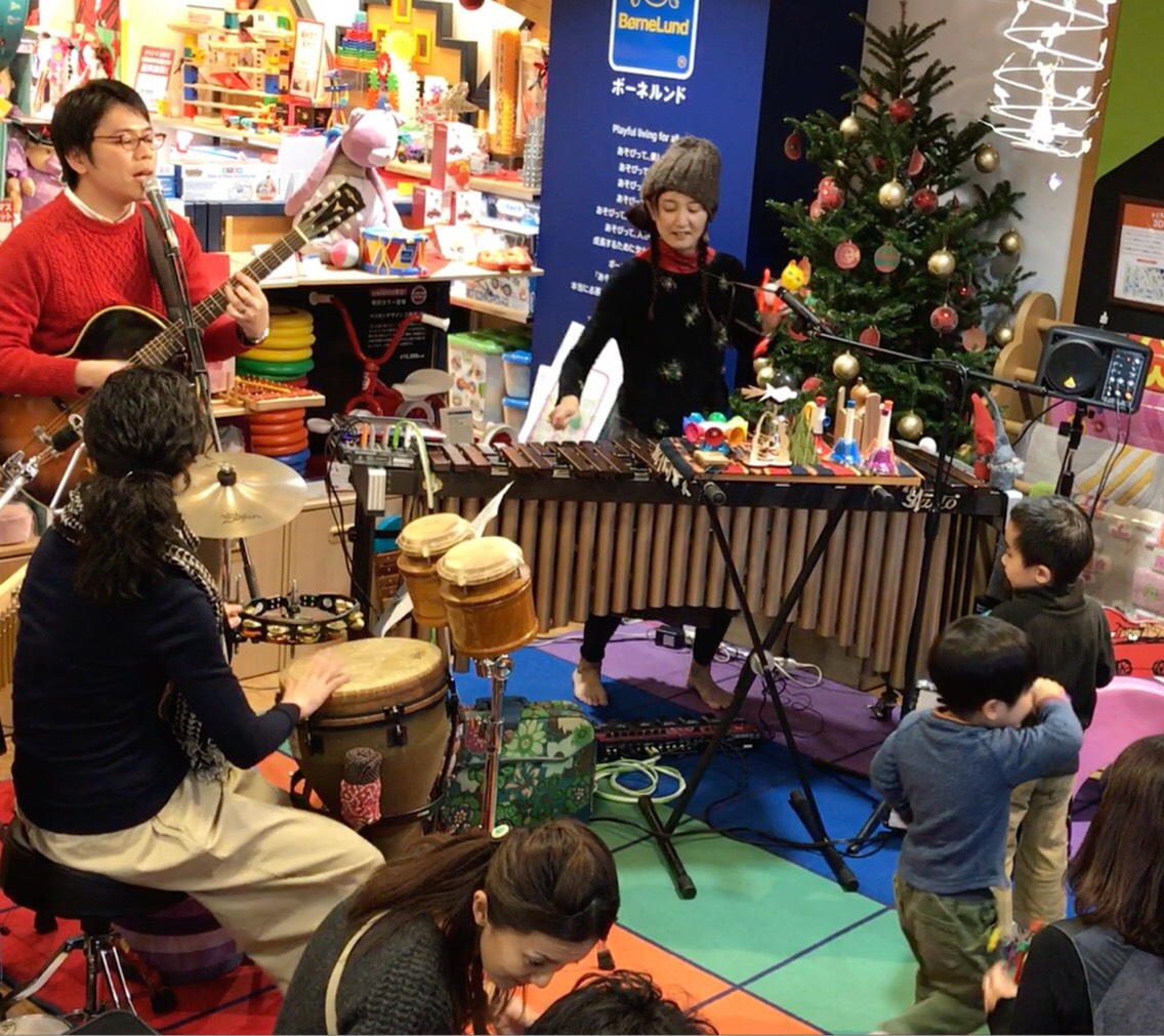 あそび道具で大合奏！　クリスマス音楽会