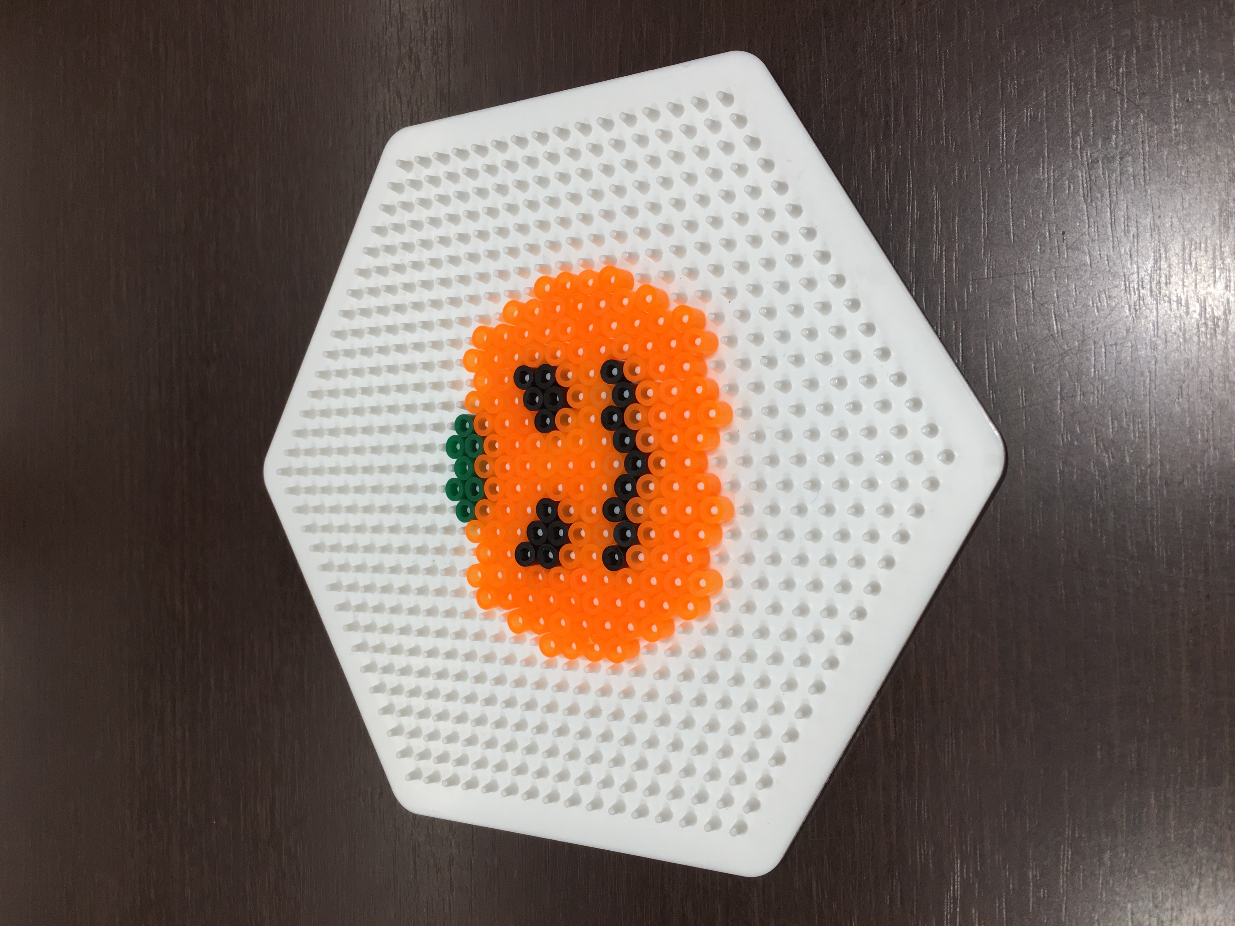 ハロウィンを楽しもう アイロンビーズ編 ボーネルンドショップ 渋谷 東急本店ブログ ボーネルンドショップ