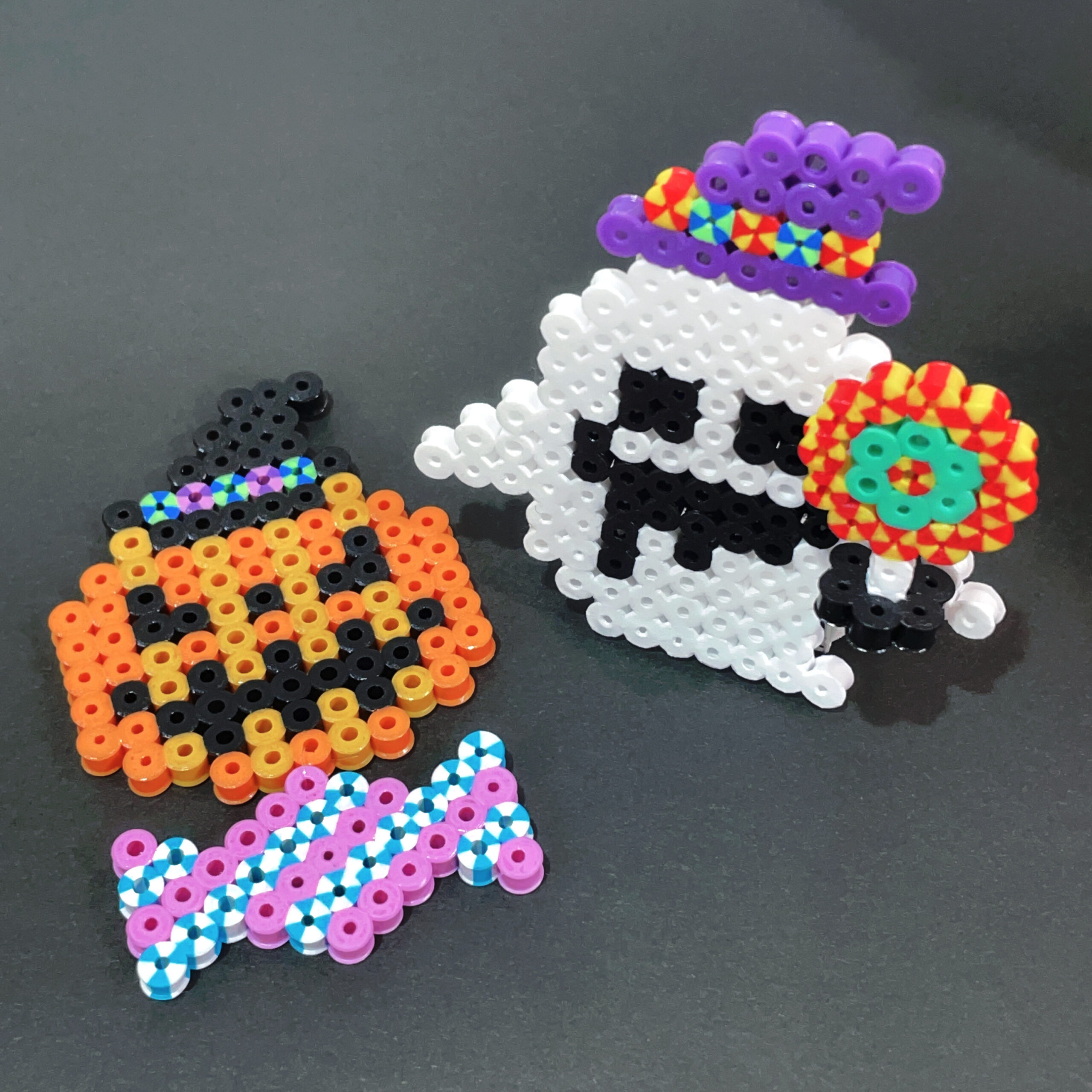 アイロンビーズでハロウィンのかざりをつくろう！